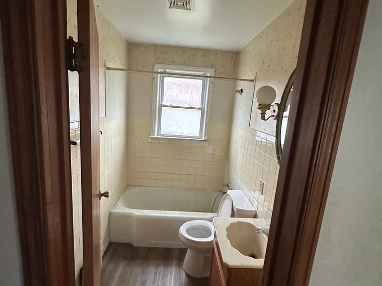 2915 Prast Blvd — Photo 7