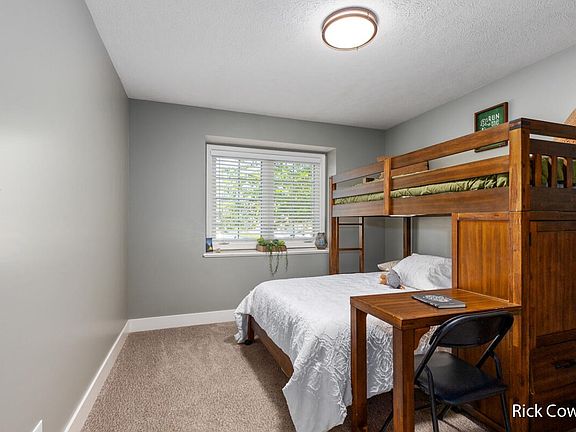2nd image of 4576 Sunnyslope Dr