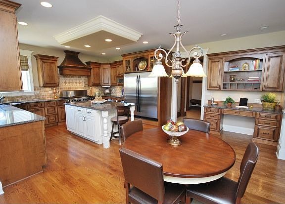 3rd image of 37W300 Mission Hills Dr