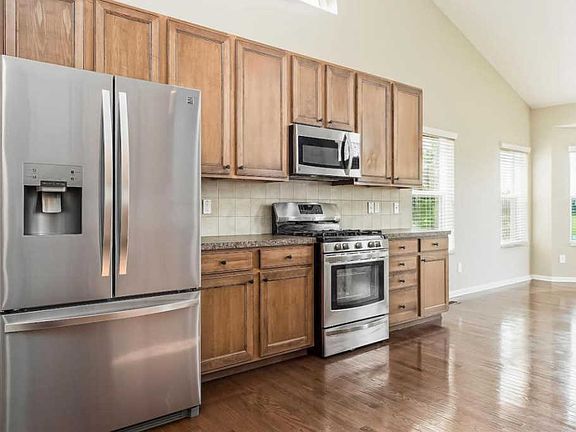 3rd image of 3349 Winding Woods Dr