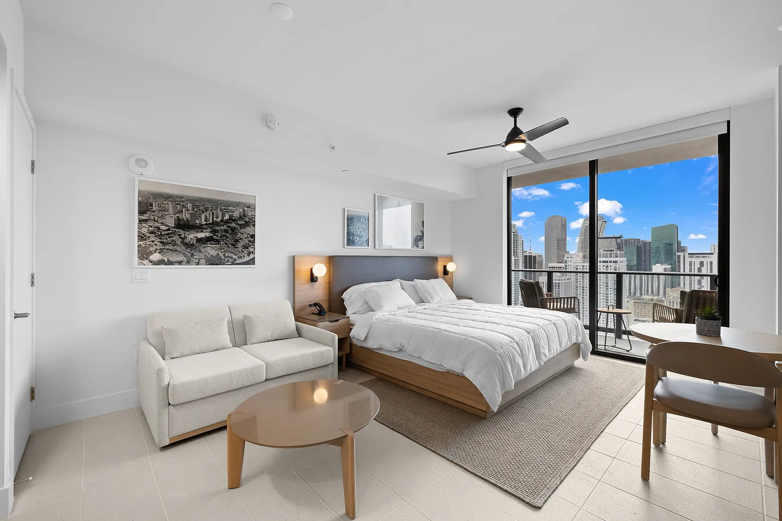 Studio, 1.0 bath, 365 sqft, $2,385 — Photo 4