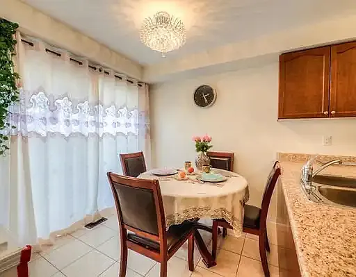 3 bed, 3.0 bath, $2,550 — Photo 4