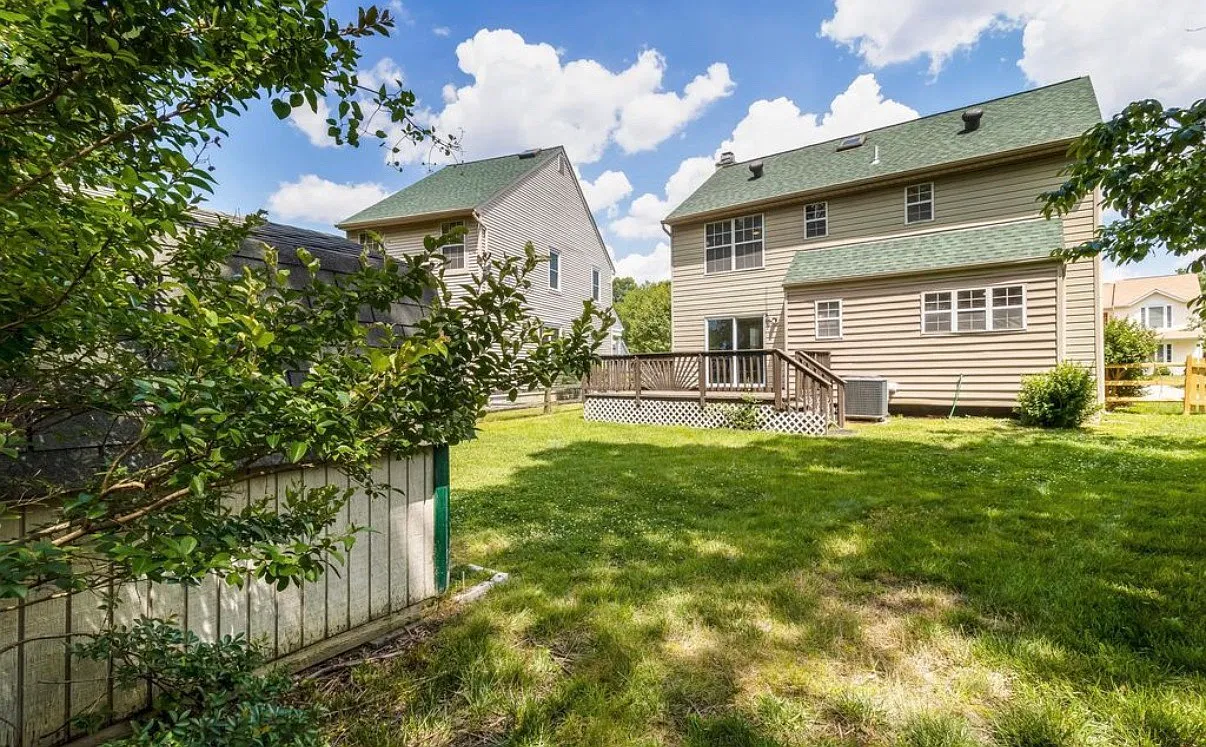 3 bed, 2.5 bath, 1604 sqft, $3,150 — Photo 3
