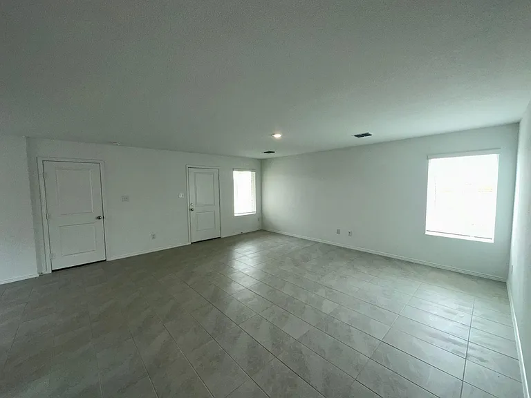 1569 Forge Pond Ln — Photo 5
