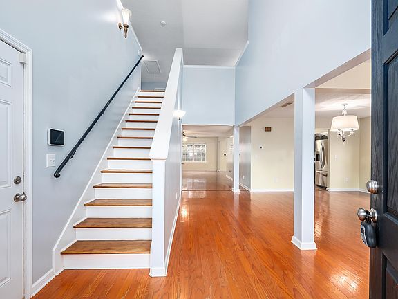 4th image of 117 Vancouver Rd