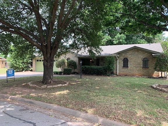 2nd image of 1021 Jan Lee Dr
