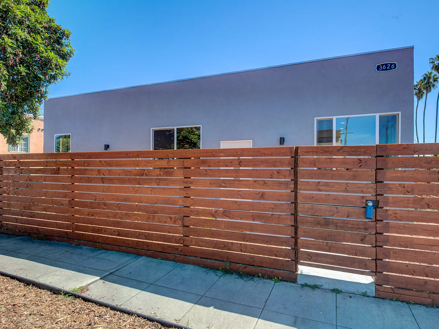 3 bed, 1100 sqft, $4,000 — Photo 2
