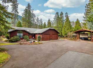 220 Osprey Glen Ln, Grants Pass, OR