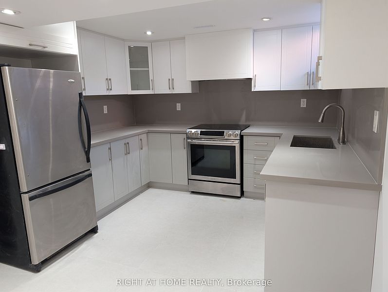Ajax House for rent - 3 Bedrooms — photo 3