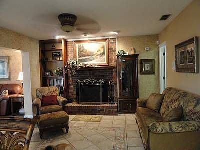 5th image of 1411 Sandalwood Dr