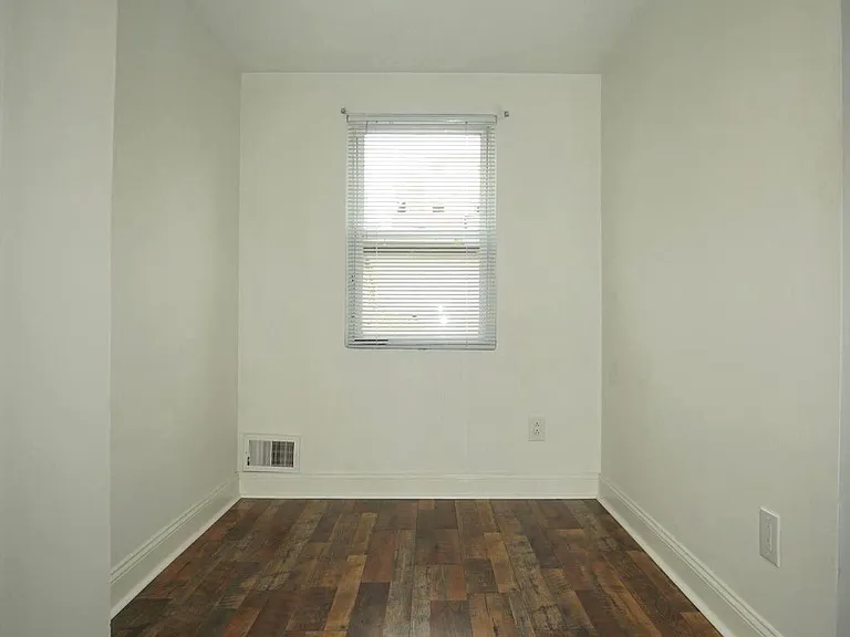 539 Turner St — Photo 12