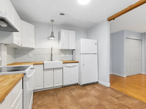 96 Old Colony Ave #234, Taunton, MA 02780