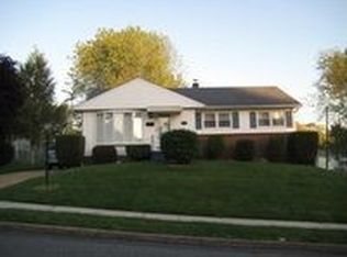 3722 Ridgewood Ln, Brookhaven, PA 19015