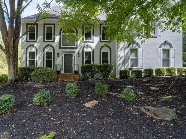 1745 Settindown Dr, Roswell, GA 30075
