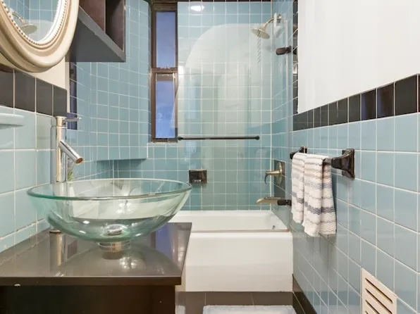 702 West End Avenue image 6 of 7