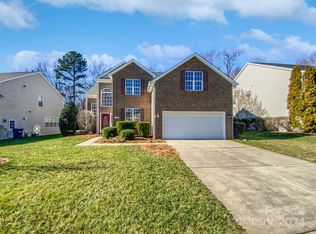 17122 Cambridge Woods Ct, Charlotte, NC 28277