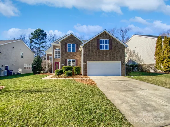17122 Cambridge Woods Ct, Charlotte, NC 28277