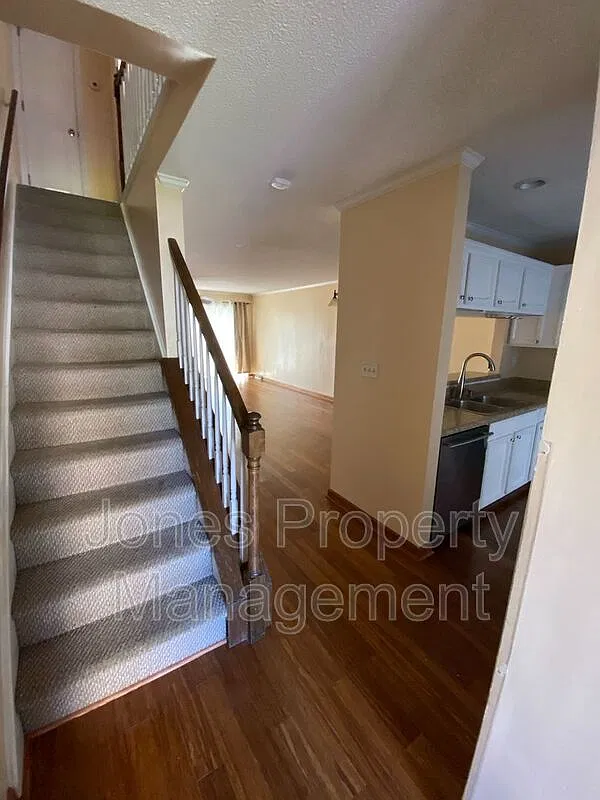 2 bed, 2.5 bath, 1243 sqft, $1,550 — Photo 1