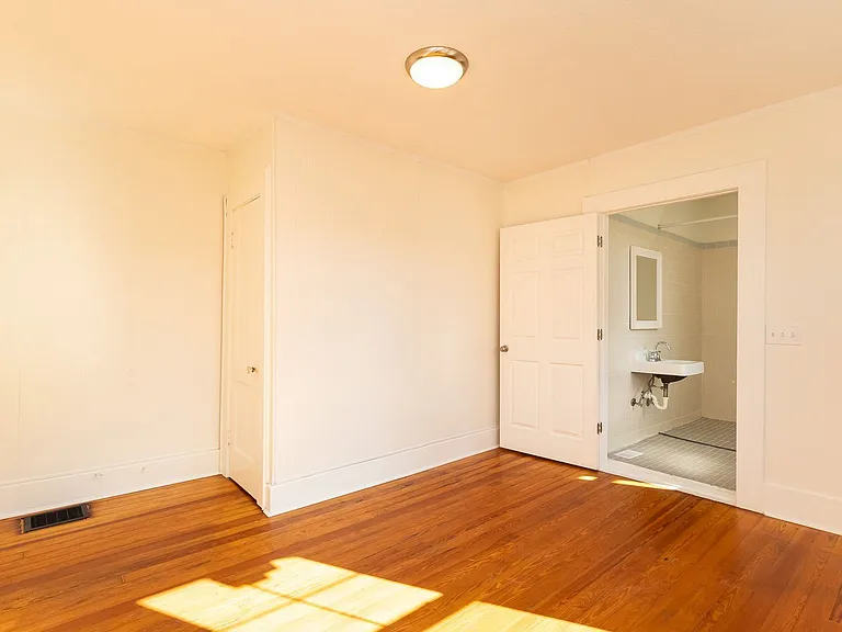 1705 Bennett Ave — Photo 15