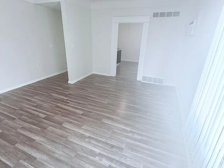 4438 Pearl Rd — Photo 7