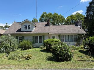 907 High St, Clinton, TN 37716