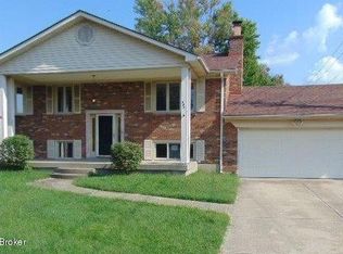 9915 Lakewood Dr, Louisville, KY 40272