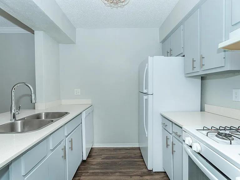 Galleria Flats Apartments — Photo 3