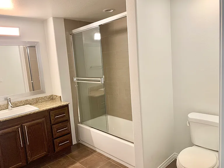 The Watermarque Apartments — Photo 20