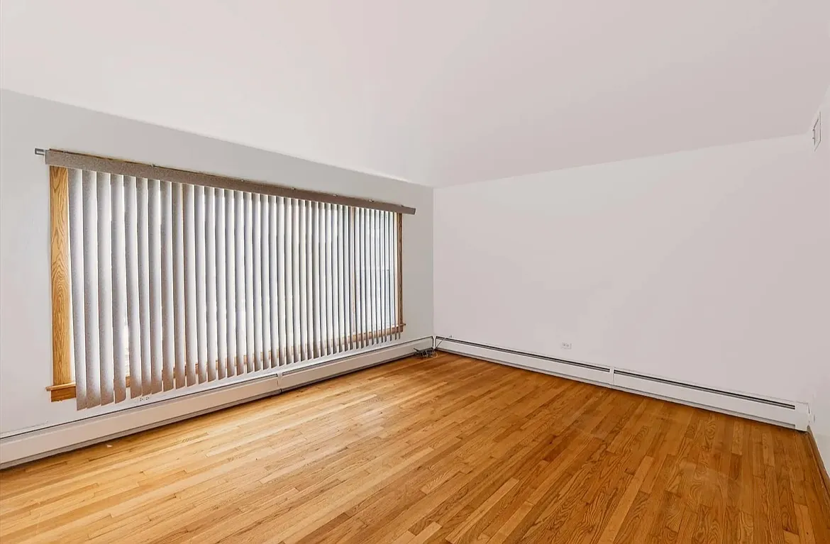 3 bed, 3600 sqft, $1,750 — Photo 4