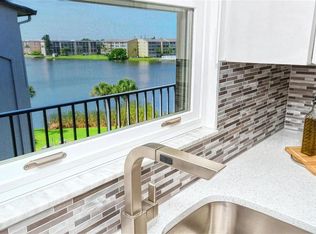 3272 Lake Bayshore Dr, Bradenton, FL 34205