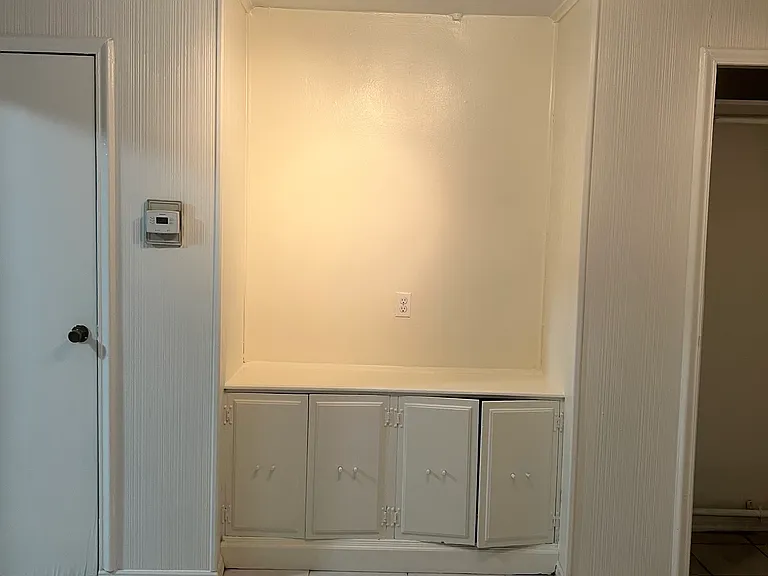 2210 Young Ave #LL — Photo 2