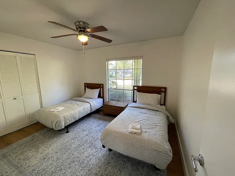 NW 47th Pl — Photo 10