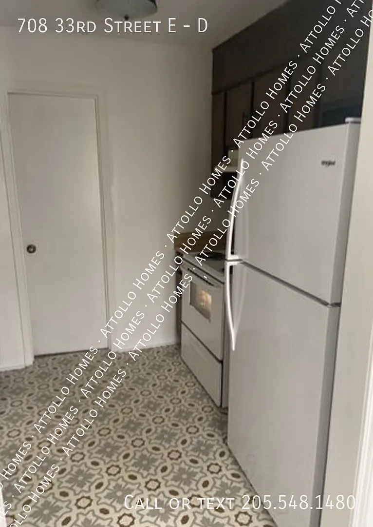 $925 - 2 Bedroom / 1.5 Bath Apartment — Photo 4
