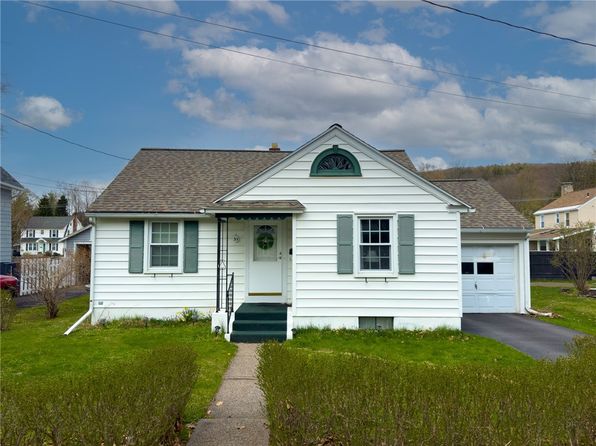 35 S Belmont Cir, Oneonta, NY 13820