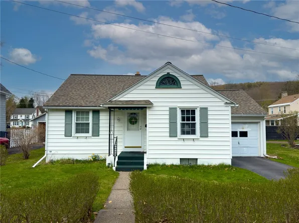 35 S Belmont Cir, Oneonta, NY 13820