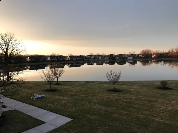 28206 Oakmonte Cir E #1, New Hudson, MI 48165
