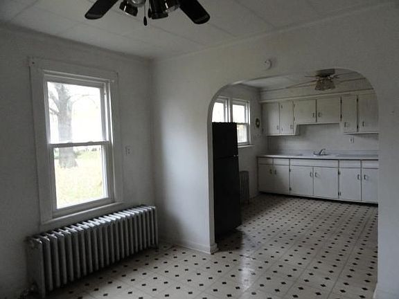 4th image of 1334 Magnolia Ave