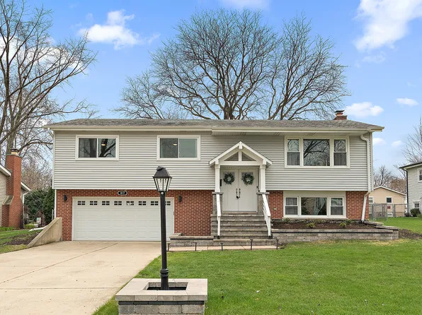 417 70th St, Darien, IL 60561