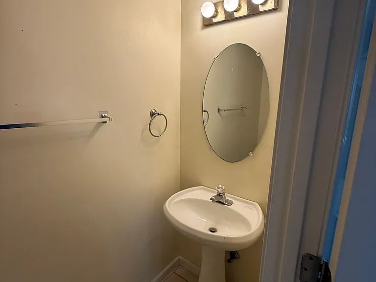24 Lexington Ct — Photo 9