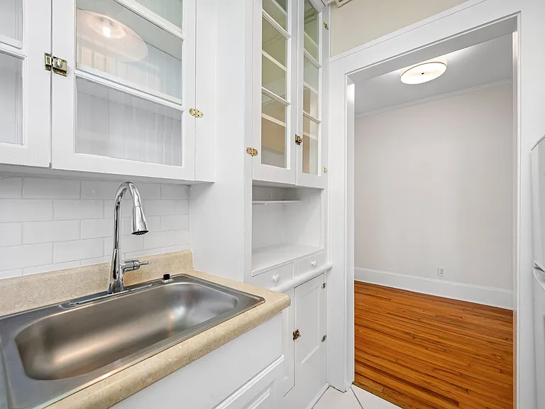2115 W Hills Ave — Photo 21