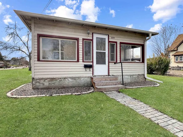 407 West 2nd Street, Reedsburg, WI 53959