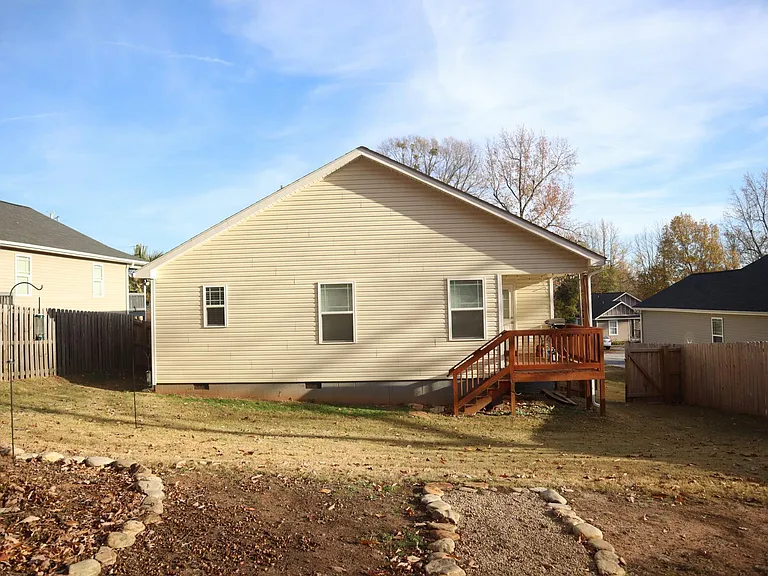 203 Paris View Dr — Photo 8