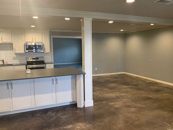 5th image of 3006 Riverside Dr