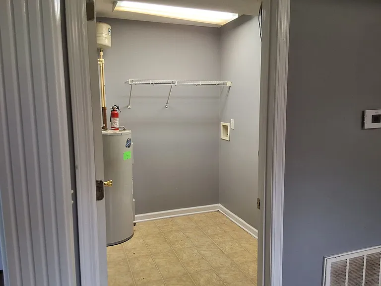 111 Kenilworth Ct — Photo 7