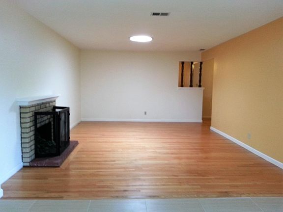 5th image of 986 Lovell Ave