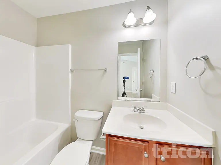 427 Randolph Dr — Photo 8
