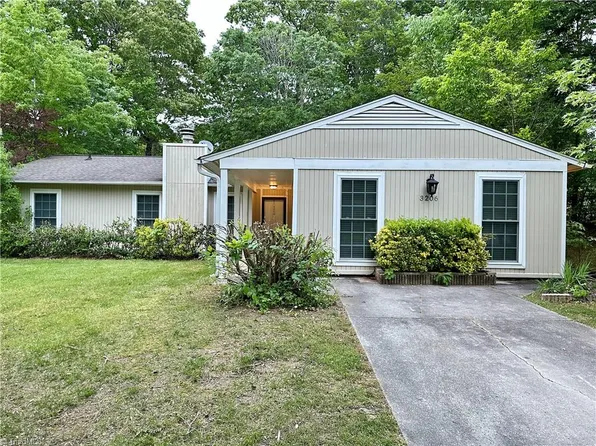 3206 Buckingham Ct, Jamestown, NC 27282
