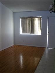 4th image of 2527 Palace View Dr