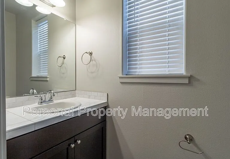 1311 NE 82nd Way — Photo 3