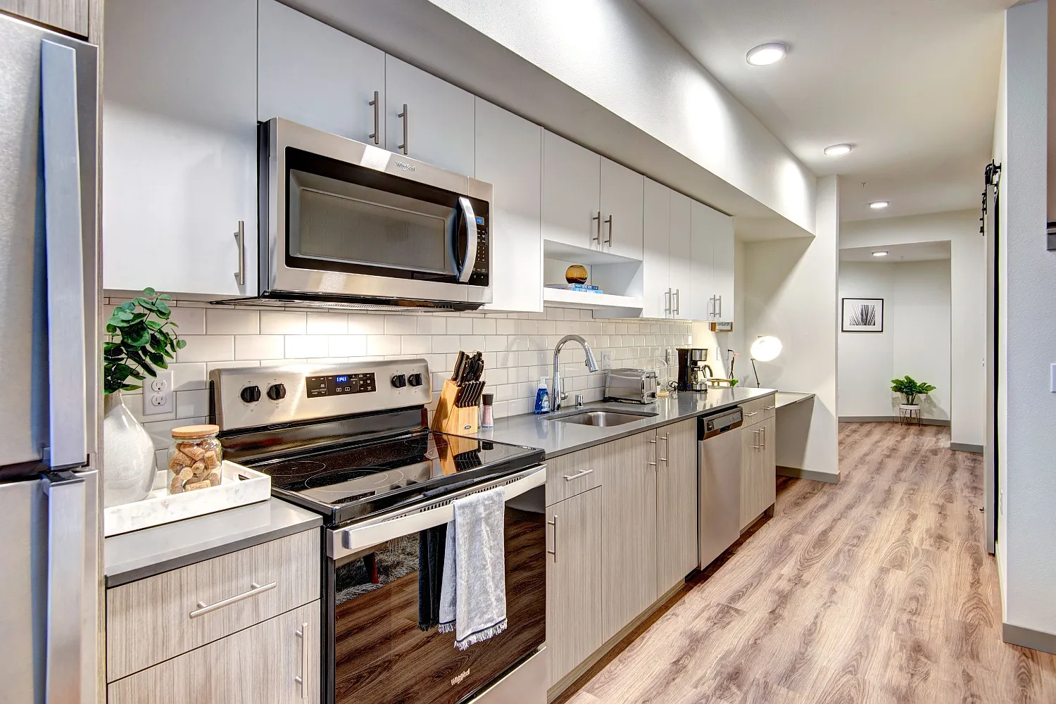 Midtown 64 Apartments — Photo 2